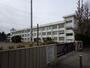 中学校　横須賀市立不入斗中学校（中学校）まで504m