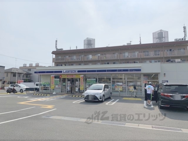 コンビニ　ローソン奈良大安寺三丁目店（コンビニ）まで450m