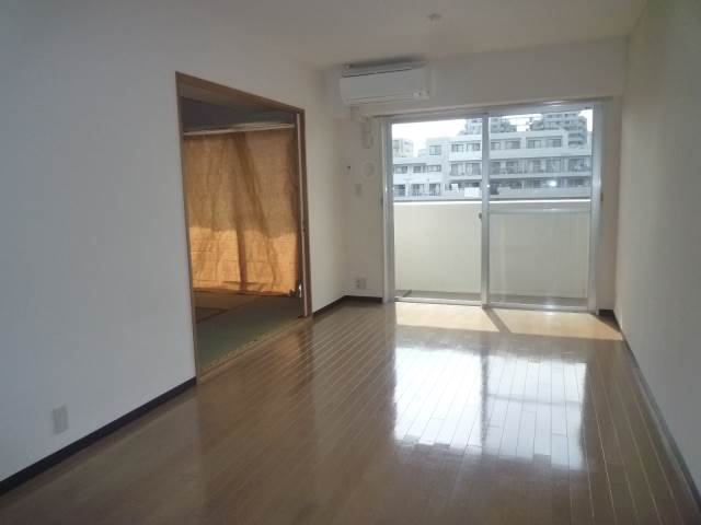 居室・リビング　フローリング♪