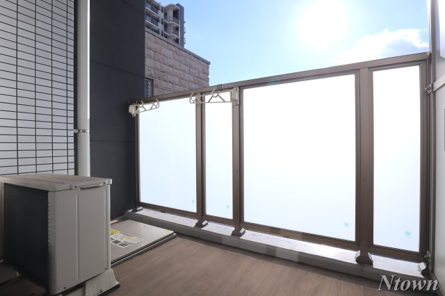 バルコニー　開放的で明るい空間を演出してくれるバルコニーです