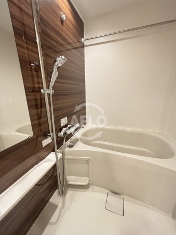 バス・シャワールーム　コンフォリア・リヴ本町WEST Q　風呂