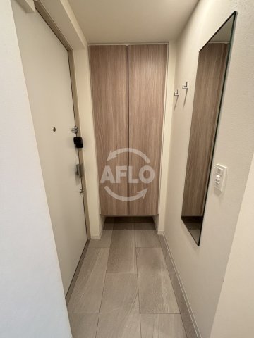 玄関　コンフォリア・リヴ本町WEST Q　玄関