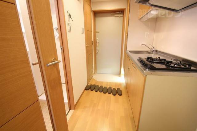 玄関　イメージにつき実際とは異なります