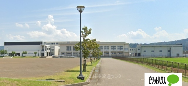 小学校　湯沢市立湯沢東小学校（小学校）まで2325m