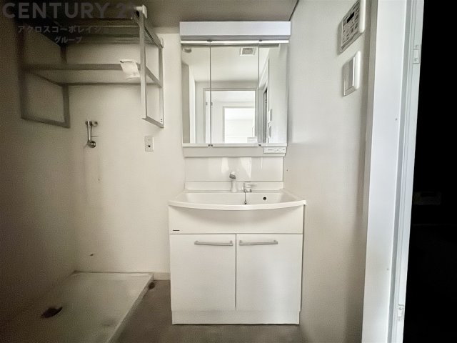 洗面設備　広い洗面スペース