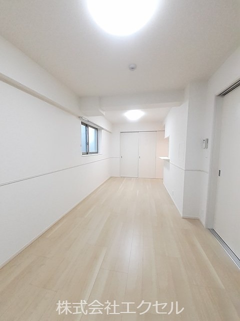 居室・リビング　10.2畳の洋室です。