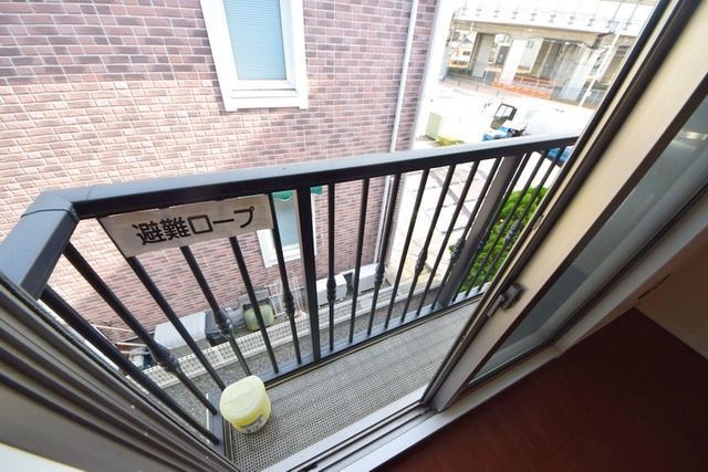 バルコニー　～バルコニーもこれだけあれば十分ですよね～
