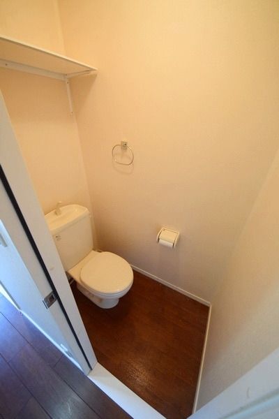 トイレ　～トイレ上部棚がついているのは嬉しいですよね～