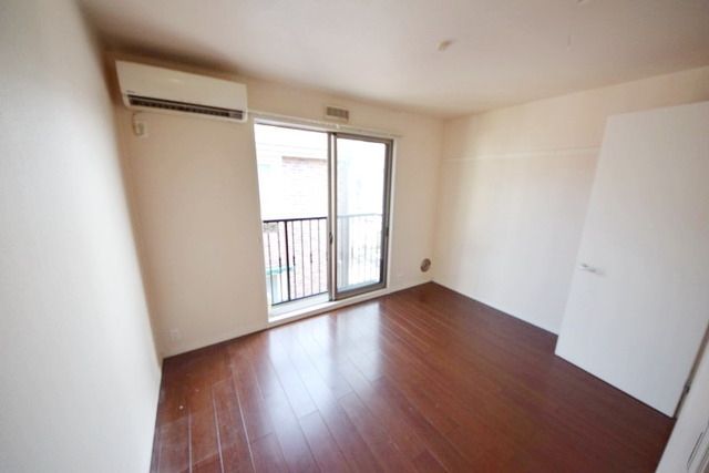 居室・リビング　～明るいお部屋で暮らしていると、毎日が明るくなりますね～