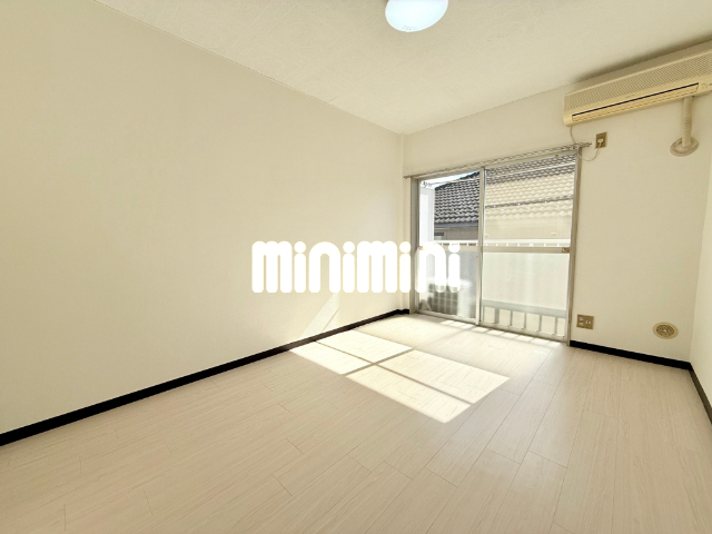 居室・リビング　６帖の洋室です