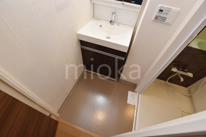 洗面設備　広い洗面スペース