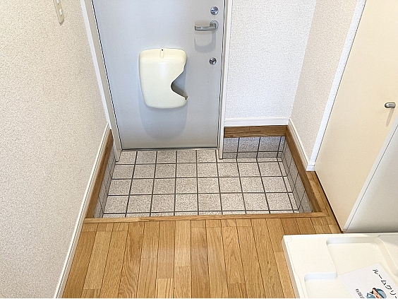 玄関　参考写真　シューズボックスあります