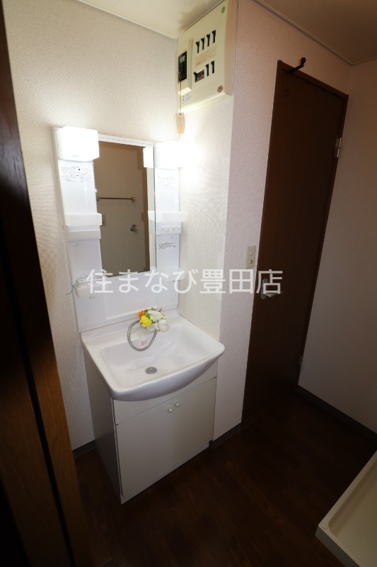 洗面設備　同型タイプ