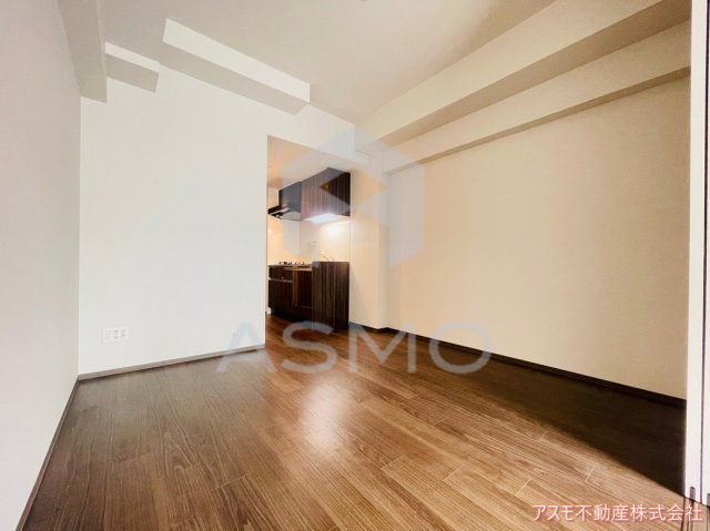 居室・リビング　同マンション別部屋参考写真