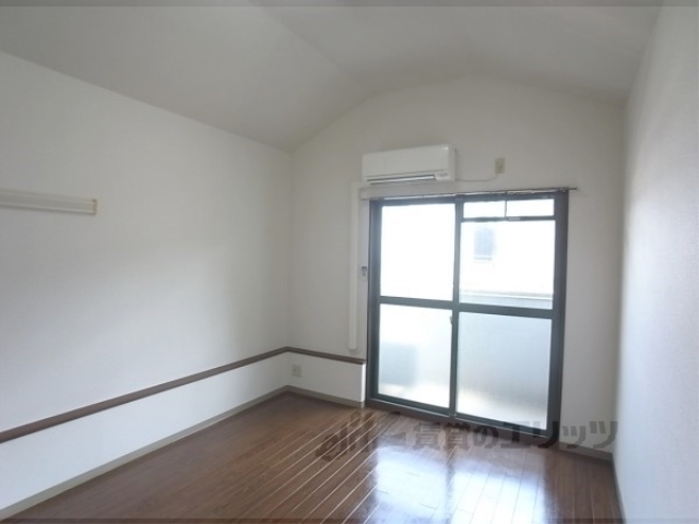 ジュネス堀川の居間写真