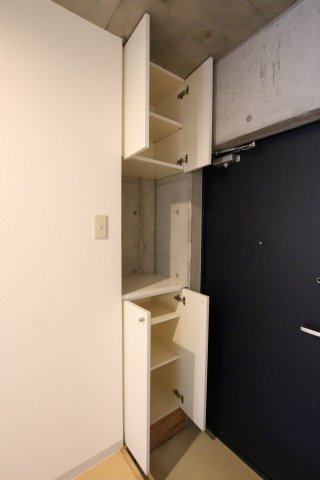 収納　シューズボックス