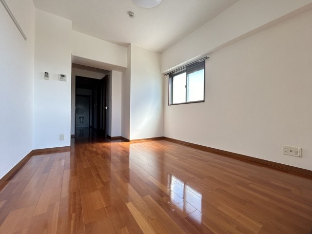 居室・リビング　同物件別号室参考写真