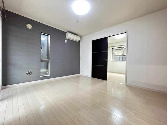 居室・リビング　同物件同間取別部屋の写真です。