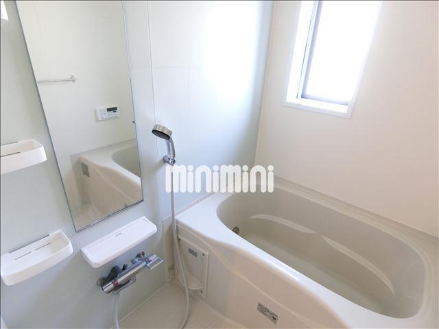 バス・シャワールーム　追焚き、浴室乾燥付きのお風呂。