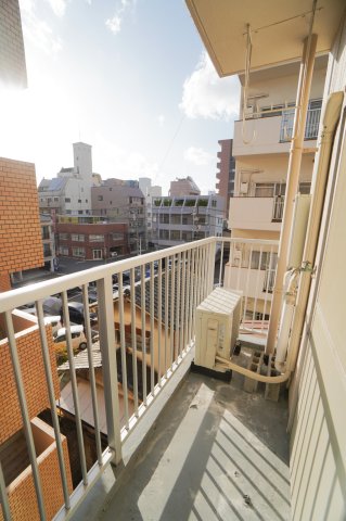 バルコニー　陽当たり良好なバルコニーです