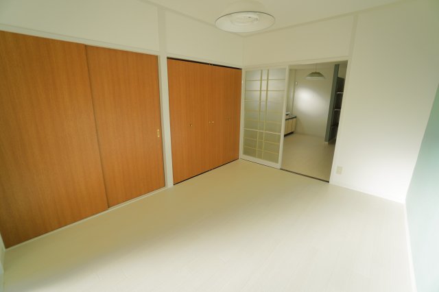 居室・リビング　コンパクトで使いやすい洋室です