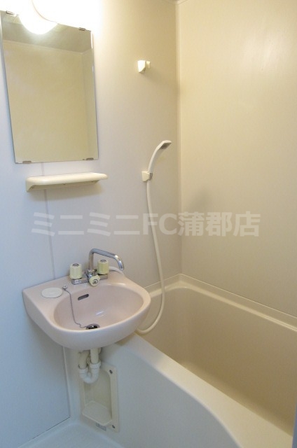 バス・シャワールーム　同タイプ
