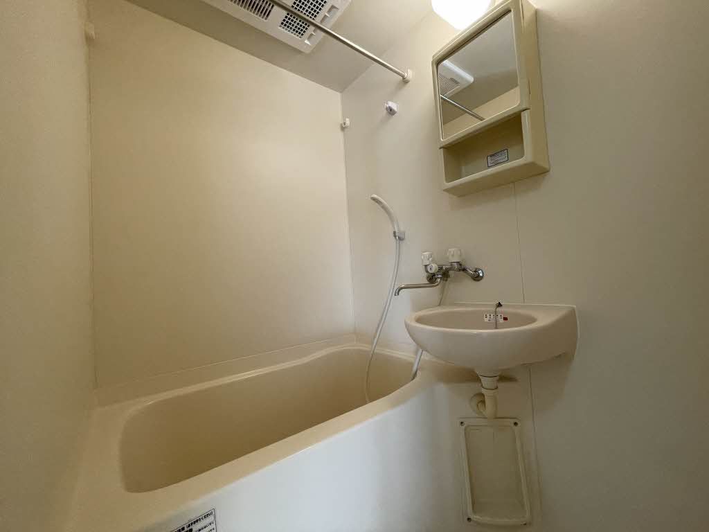 バス・シャワールーム　バスルーム