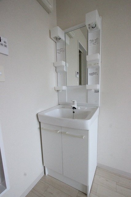 洗面設備　同物件、別号室のものです。