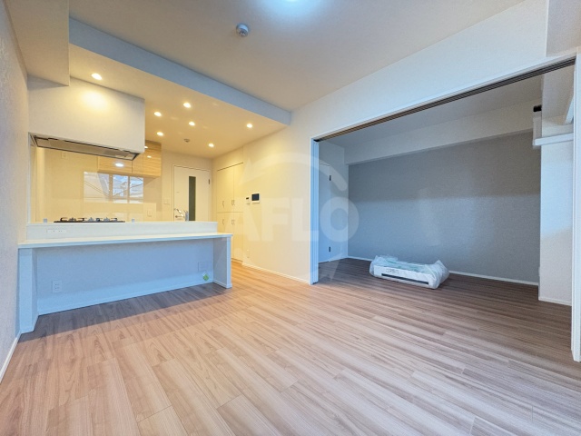 居室・リビング　スプランディッド弁天町DUE　リビング