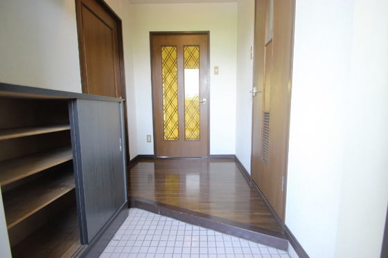 玄関　※別の部屋の写真です※