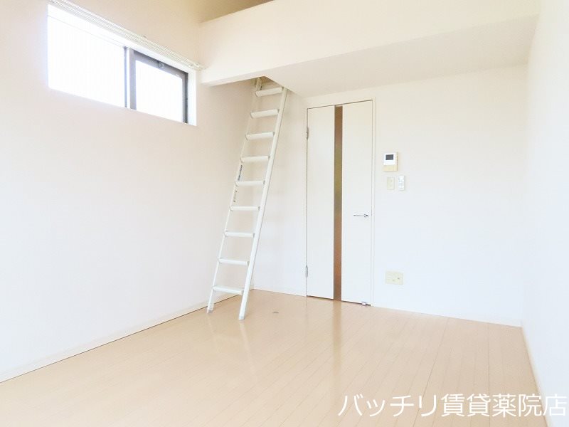 居室・リビング　同型イメージの為、現状を優先致します。