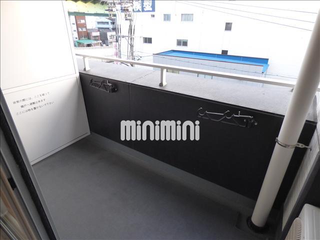 バルコニー　大きめのベランダです