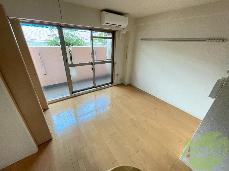 居室・リビング　明るく広々な洋室です！！