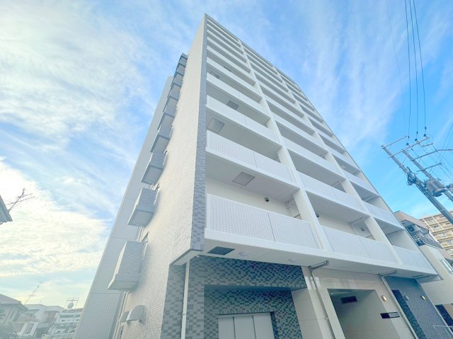 建物外観　存在感のある外観は落ちついた色合いで、堂々としていますね。