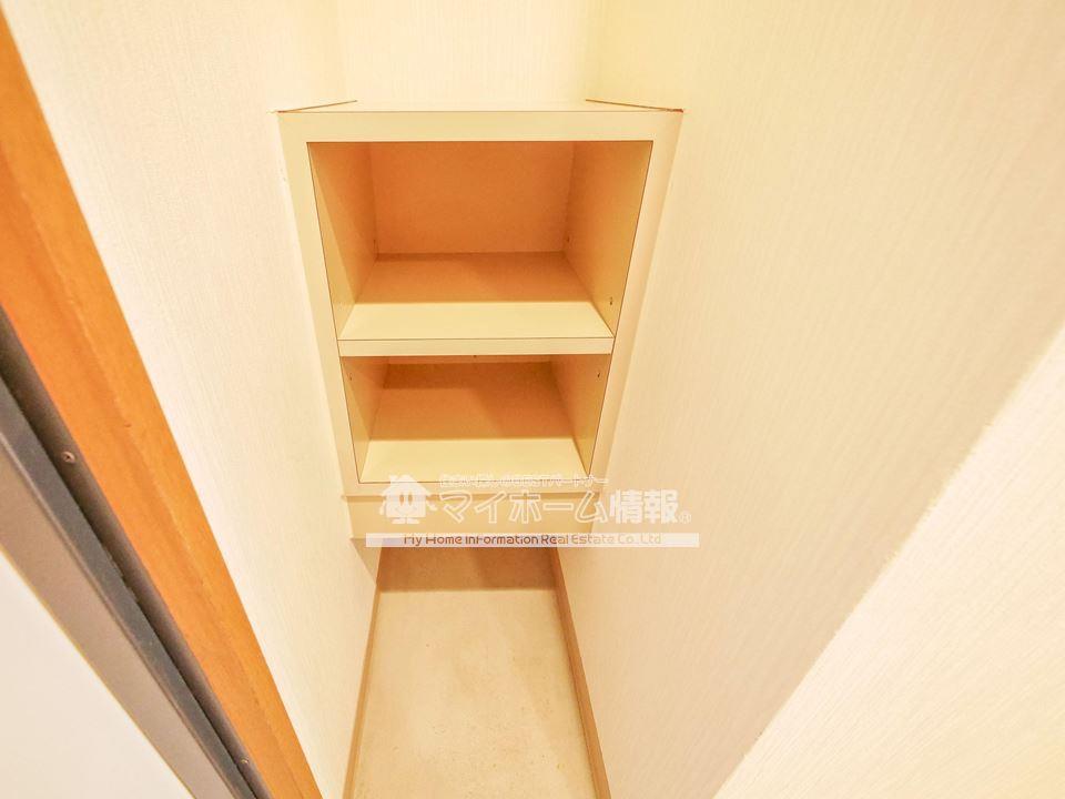 洗面設備　シューズボックスのおかげで玄関がいつも片付きます