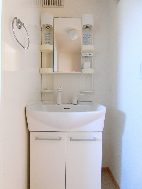 洗面設備　忙しい朝には欠かせない洗面所です