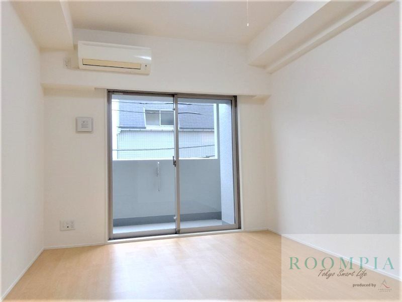 居室・リビング　玄関