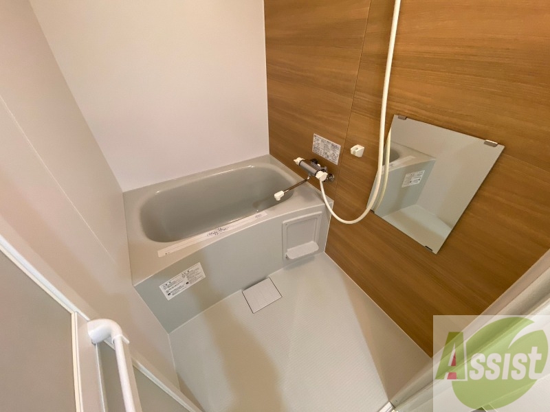 バス・シャワールーム　お風呂になります。一日の疲れを癒してくださいね。