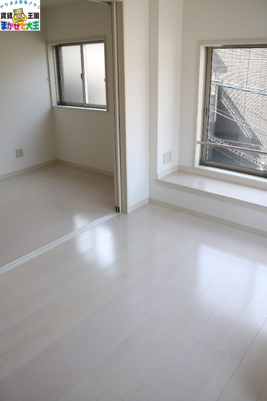 居室・リビング　※別号室のお部屋です。