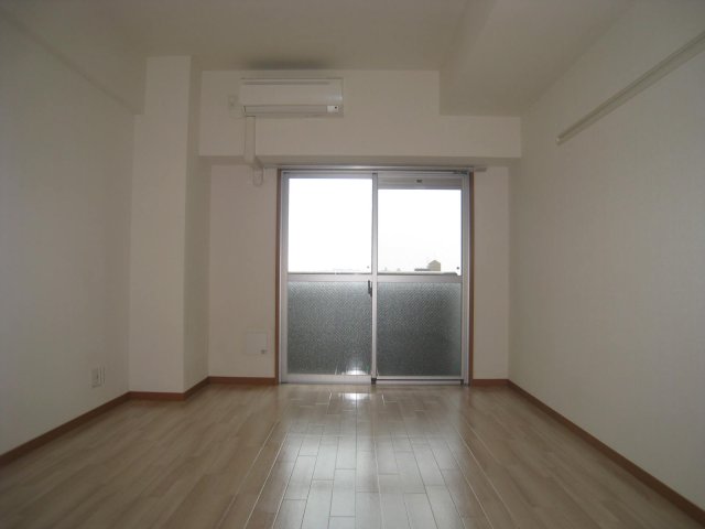 居室・リビング　同物件別号室の写真です。