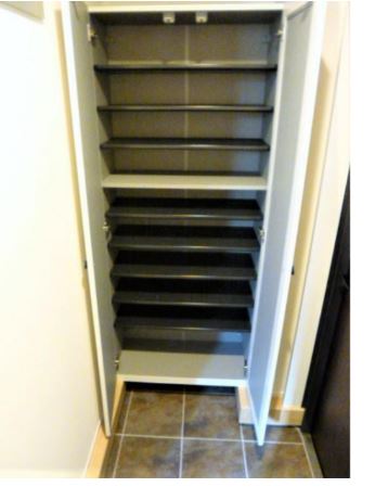 玄関　2022年竣工　グランリュクス東大井：玄関収納