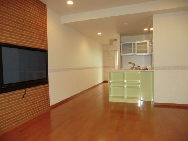 居室・リビング　床暖房付き洋室１ＬＤＫでも使用可能です