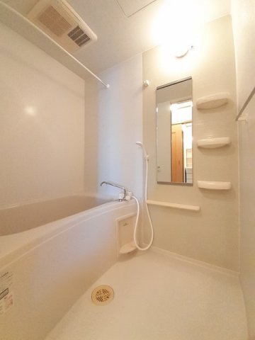 バス・シャワールーム　お風呂です