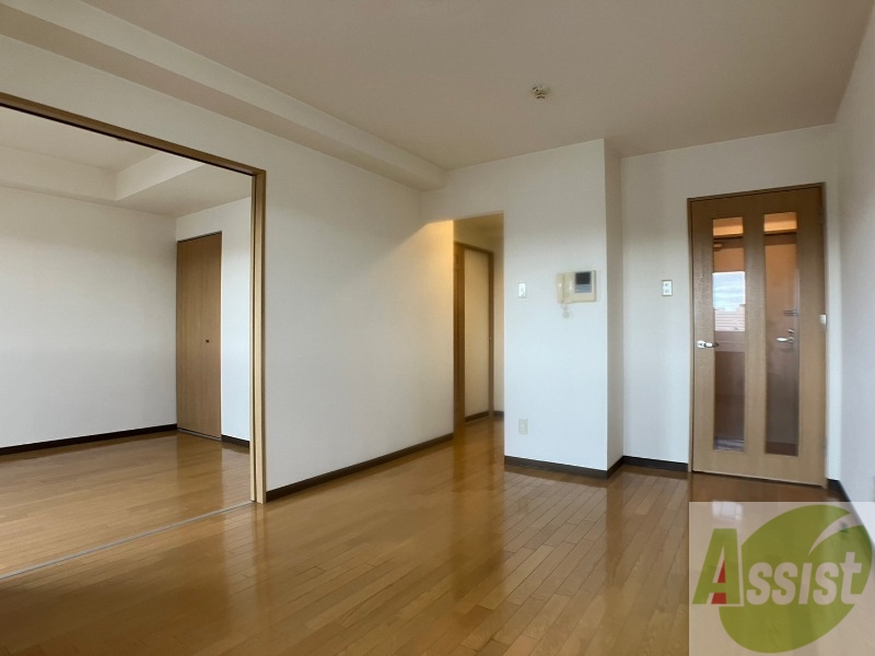 居室・リビング　広くてキレイなお部屋が広がっていて、充実した生活が送れそう。