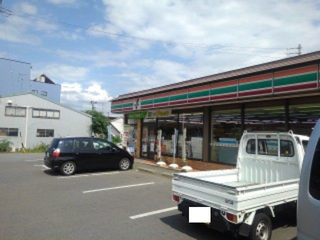 コンビニ　セブンイレブン安茂里駅西店（コンビニ）まで1000m