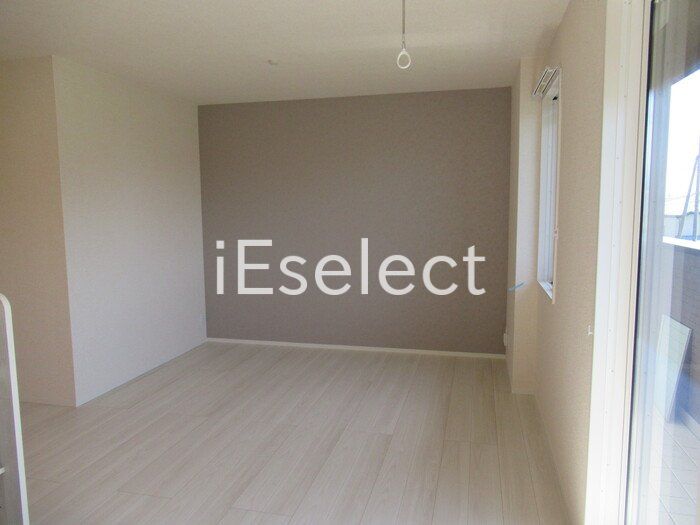 居室・リビング　13.2帖の広々としたリビングです?