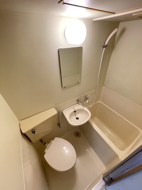 洗面設備　別部屋参考写真です