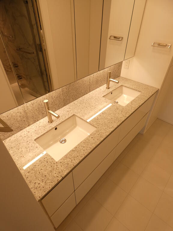 洗面設備　※別部屋の参考写真です。