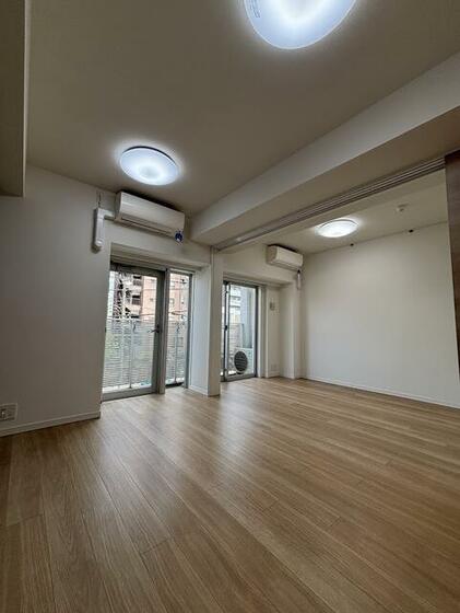 その他部屋・スペース　洋室９帖、洋室４．７帖　　　エアコン各１台付き　　　　※同タ