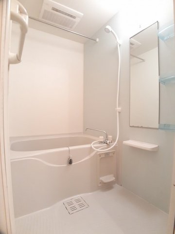 バス・シャワールーム　お風呂で日々の疲れを落としましょう